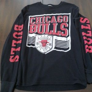 Bulls long sleeve shirt